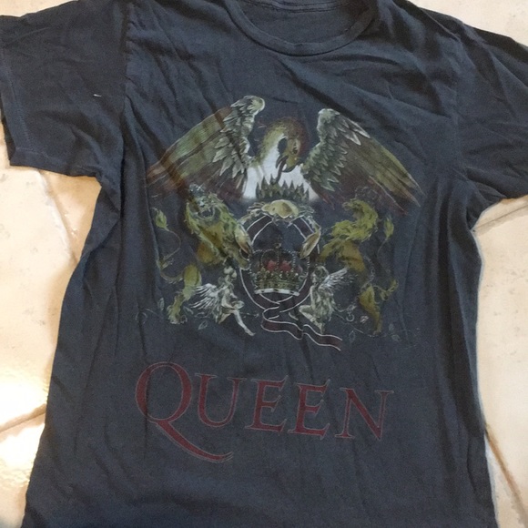 Distressed Queen Rock Band Tee Shirt 